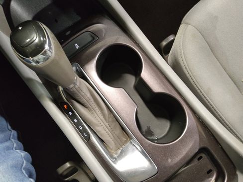 Used 2020 Chevrolet Malibu LS image 26