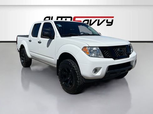 Used 2021 Nissan Frontier SV w/ Midnight Edition Floor Mats image 1