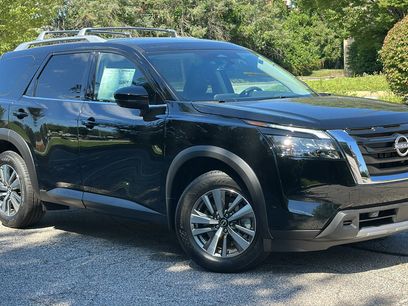 New 2025 Nissan Pathfinder SL w/ Cargo Package