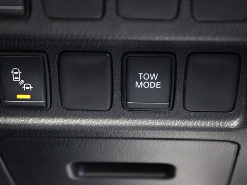 Used 2020 Nissan Pathfinder SV AWD/4WD image 32