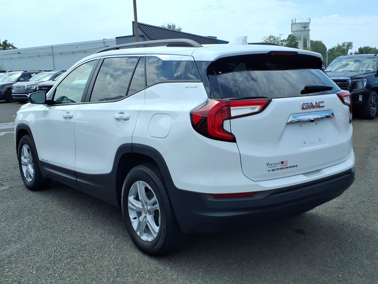 Certified 2024 GMC Terrain SLE w/ Driver Convenience Package FWD image 6