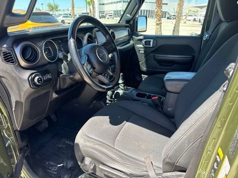 Certified 2021 Jeep Gladiator Sport AWD/4WD image 18