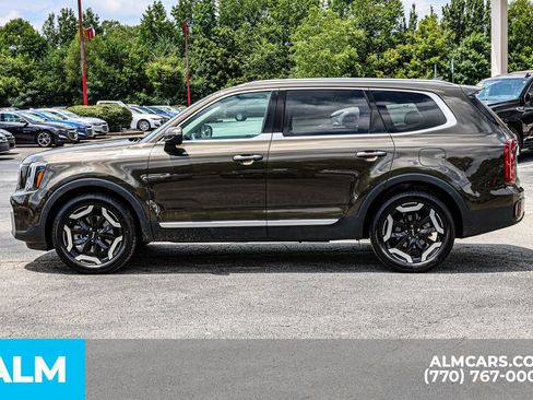 Used 2023 Kia Telluride S w/ S Sunroof Package image 9