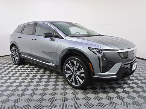 New 2026 Cadillac Optiq Luxury 2 w/ LPO, Floor Liner Package AWD/4WD image 8