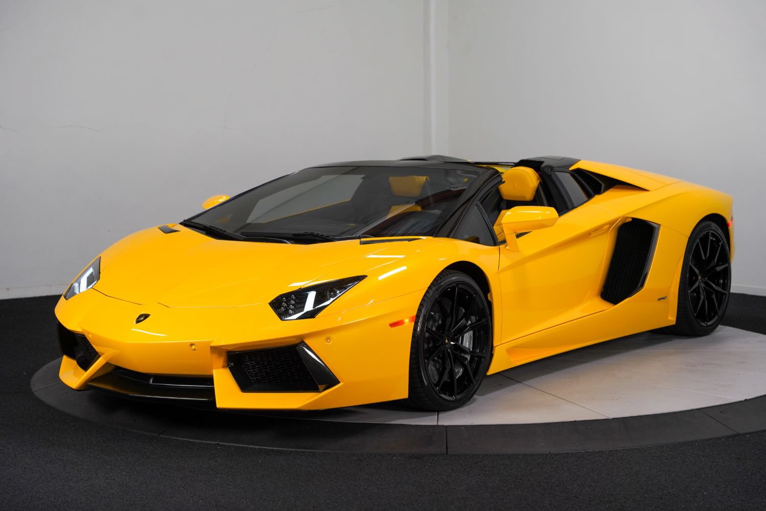 Used 2015 Lamborghini Aventador LP 700-4 AWD/4WD image 6