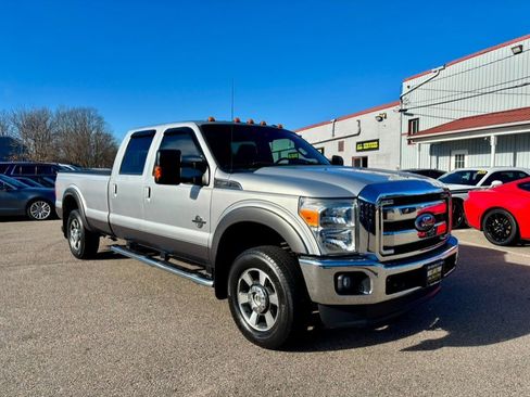 Used 2011 Ford F250 Lariat w/ Lariat Interior Pkg image 3