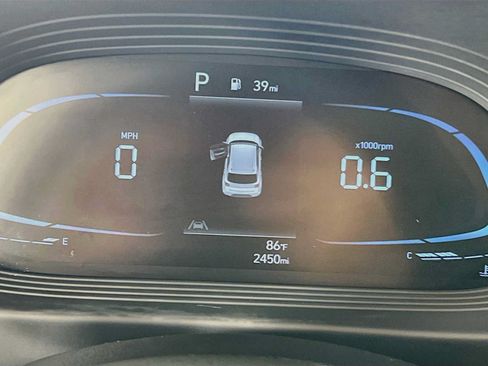 Certified 2023 Hyundai Venue SEL FWD image 12
