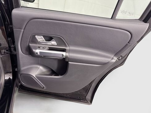 Certified 2025 Mercedes-Benz GLB 250 image 25