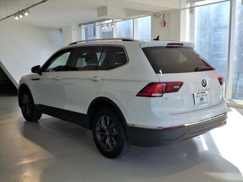 Used 2022 Volkswagen Tiguan SE image 6