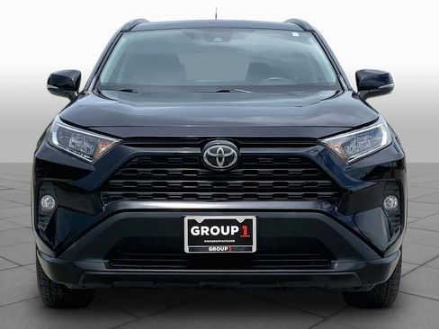 Used 2021 Toyota RAV4 XLE Premium FWD image 4