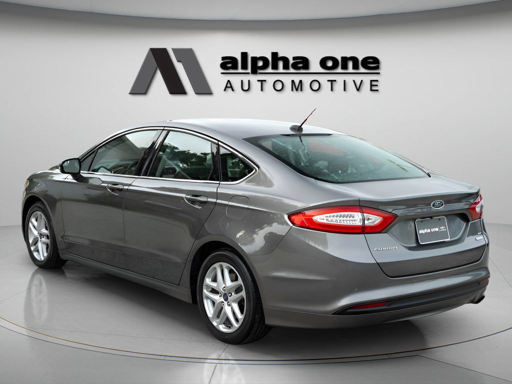 Used 2014 Ford Fusion SE w/ Equipment Group 202A FWD image 10