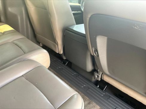Used 2016 Nissan NV 3500 SL RWD image 11