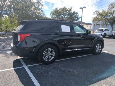 Used 2022 Ford Explorer XLT image 6