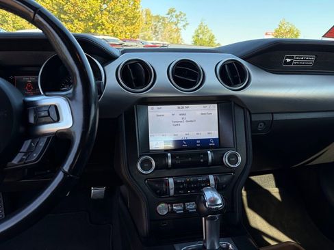 Used 2020 Ford Mustang Premium image 20