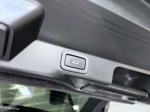 Used 2016 Land Rover Range Rover Sport Supercharged AWD/4WD image 29