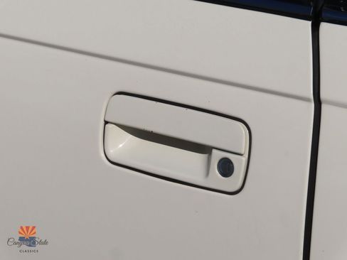 Used 2002 Cadillac Eldorado Collector's Edition image 23