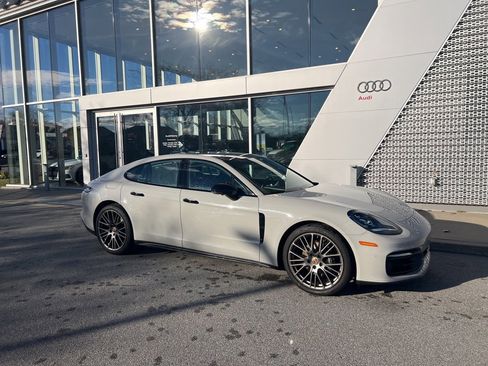 Used 2023 Porsche Panamera 4 Platinum Edition image 11