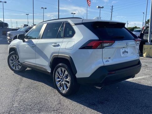 Used 2025 Toyota RAV4 XLE Premium FWD image 5