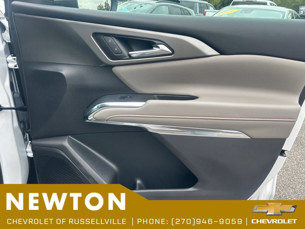 Used 2026 Chevrolet Traverse LT w/ Driver Confidence Package FWD image 26