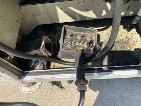 Used 2011 Ford F550 2WD Regular Cab Super Duty w/ Payload Upgrade Pkg image 34