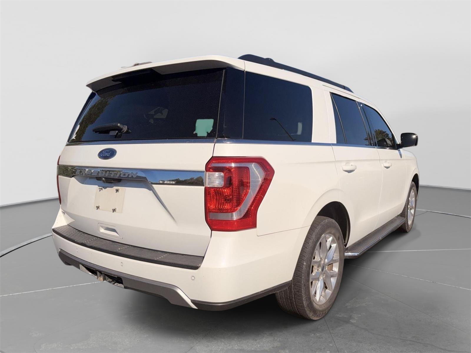 Used 2021 Ford Expedition XLT RWD image 3