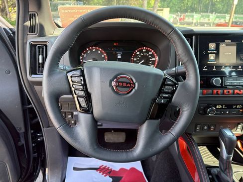 Used 2025 Nissan Frontier PRO-4X w/ Pro Convenience Package AWD/4WD image 15