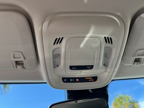 Used 2022 Buick Envision Preferred image 37