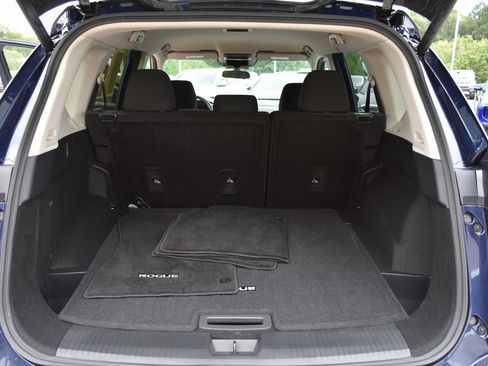 Used 2025 Nissan Rogue SV image 34