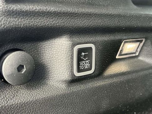 Used 2022 Jeep Grand Cherokee L Limited image 23