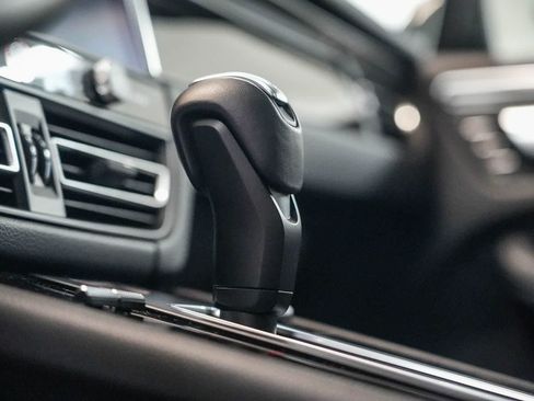 Certified 2026 Porsche Macan AWD/4WD image 23