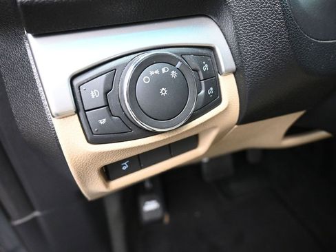 Used 2016 Ford Explorer XLT w/ Equipment Group 202A image 13