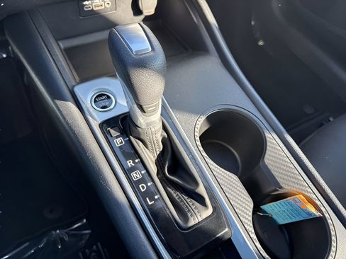 Used 2025 Nissan Altima 2.5 SV FWD image 17