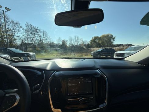 Used 2021 Chevrolet Traverse LS image 10