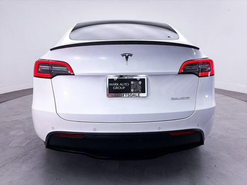 Used 2022 Tesla Model Y Performance AWD/4WD image 14