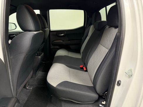 Used 2022 Toyota Tacoma TRD Off-Road RWD image 19