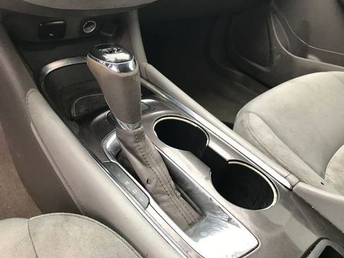 Used 2016 Chevrolet Malibu LT image 9