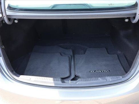 Used 2013 Hyundai Elantra GLS FWD image 24