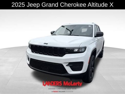New 2025 Jeep Grand Cherokee Altitude AWD/4WD image 2