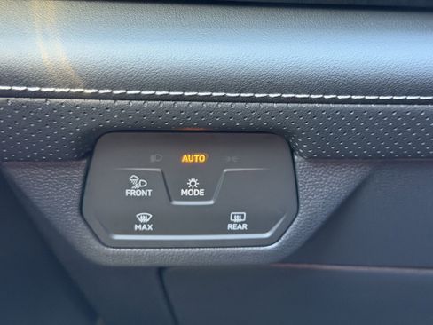 New 2026 Volkswagen Atlas Cross Sport SE image 26