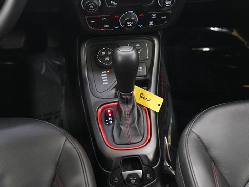 Used 2018 Jeep Compass Trailhawk w/ Leather Interior Group image 17