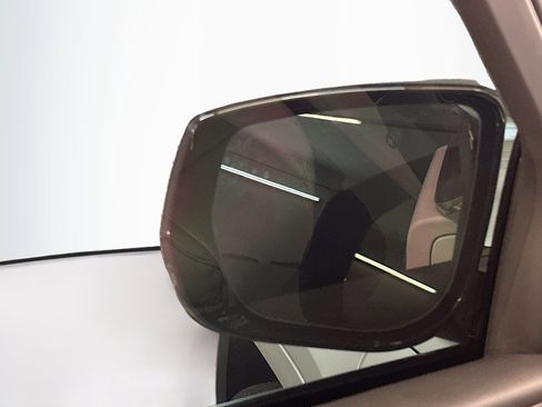 Used 2022 Jeep Grand Cherokee Overland w/ Luxury Tech Group IV image 16