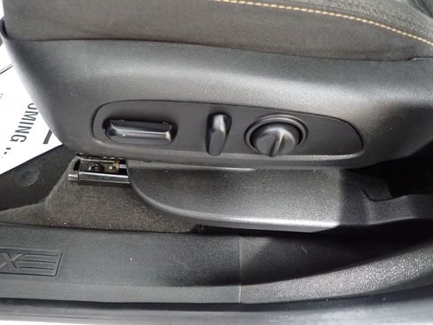 Used 2020 Chevrolet Equinox LT image 19