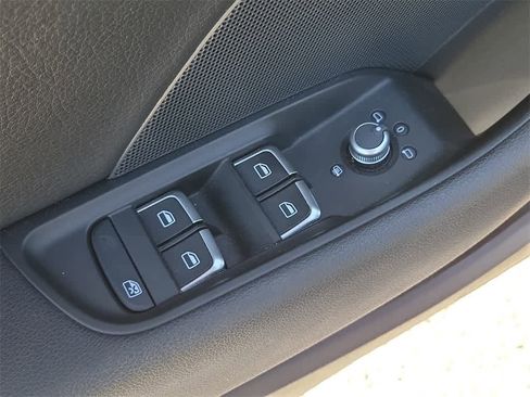 Used 2016 Audi A3 2.0T Premium image 18
