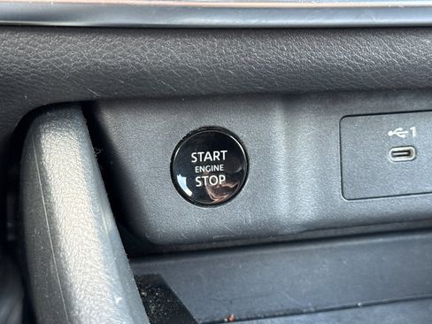 Certified 2024 Nissan Rogue SV FWD image 22