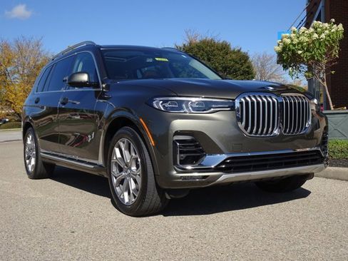 Used 2020 BMW X7 xDrive40i w/ Parking Assistance Package image 27