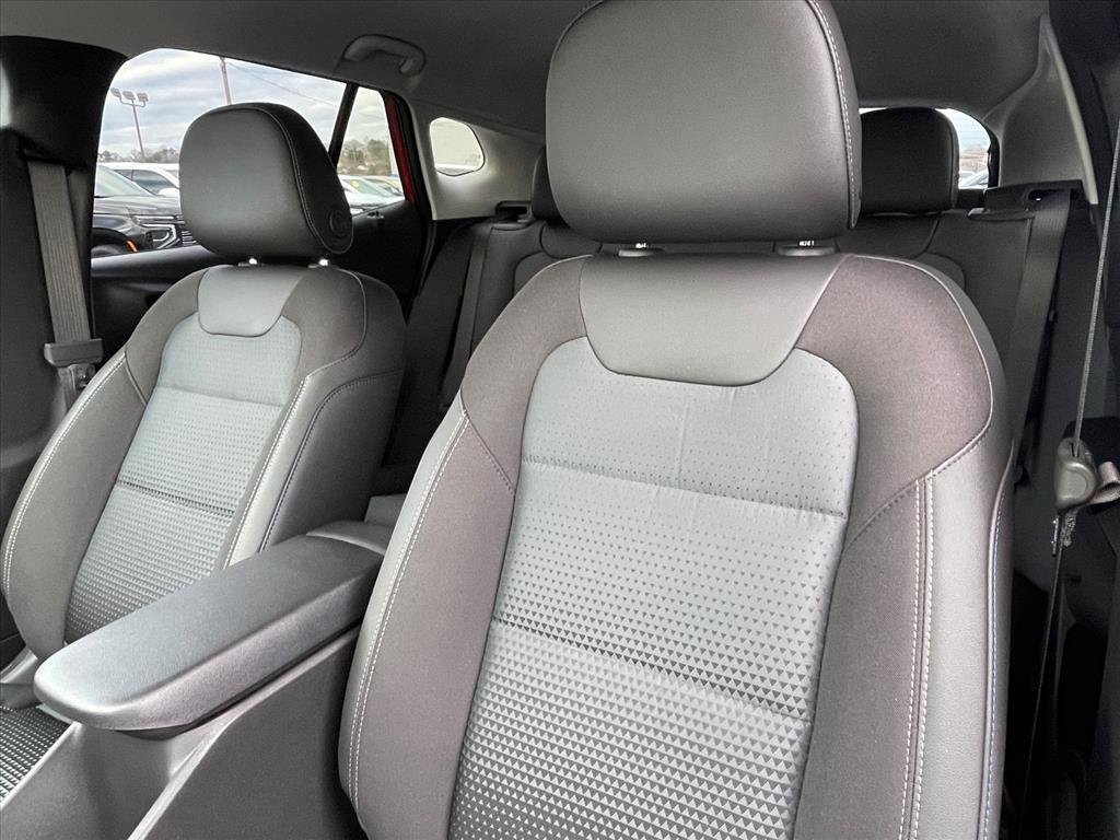 New 2026 Chevrolet Trax LT w/ Driver Confidence Package FWD image 20
