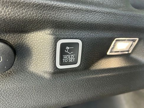 New 2025 Jeep Grand Cherokee L Limited w/ Black Appearance Package image 39