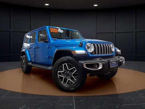 Used 2026 Jeep Wrangler Unlimited Sahara AWD/4WD image 1