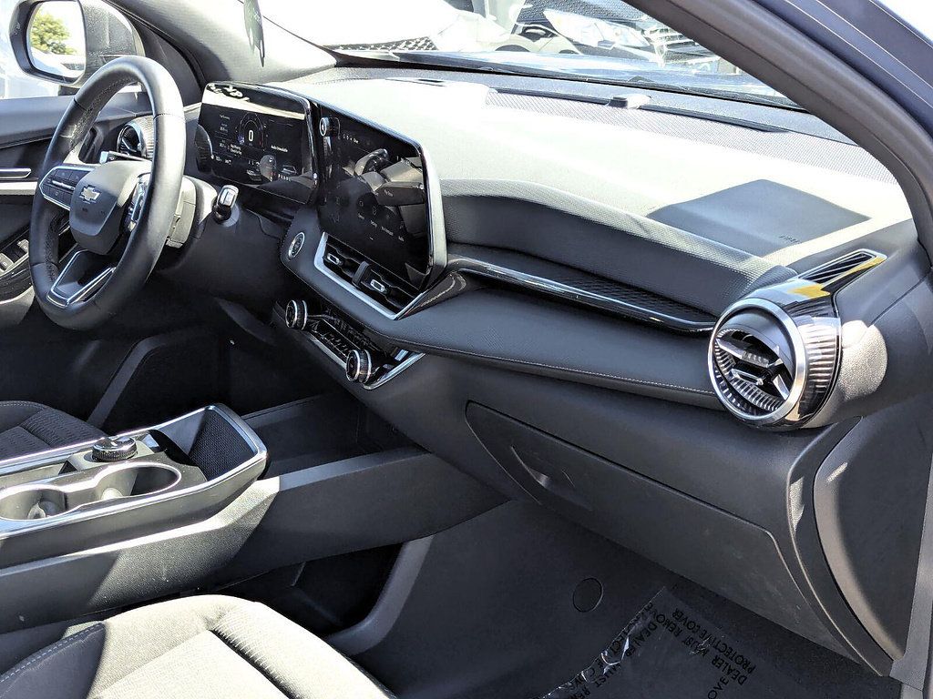 Used 2026 Chevrolet Equinox LT w/ Safety and Technology Package AWD/4WD image 19
