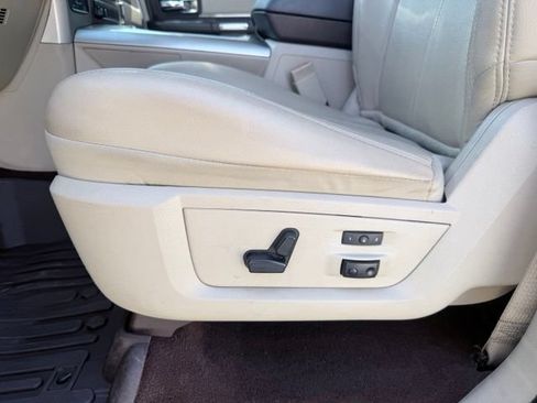 Used 2018 RAM 1500 Laramie w/ Convenience Group AWD/4WD image 25